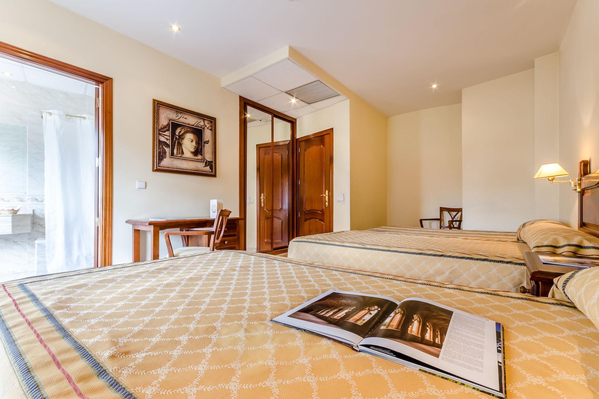 Roma Aurea Hotel Talavera de la Reina Exterior photo